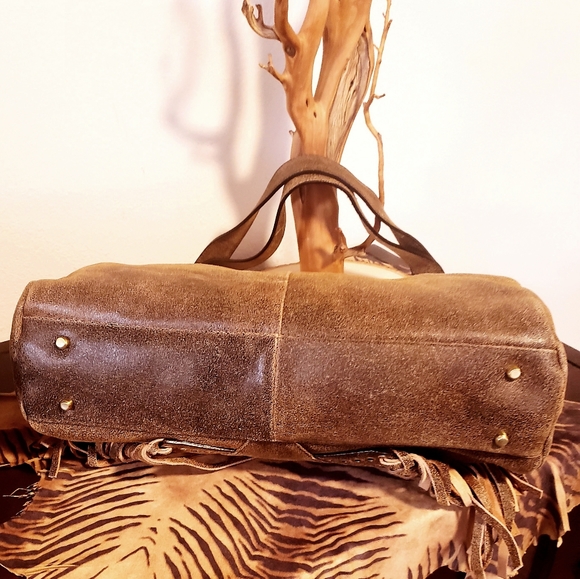 THE FIND- Distressed Tan/Brn Fringe Grommet Handbag - Picture 6 of 11